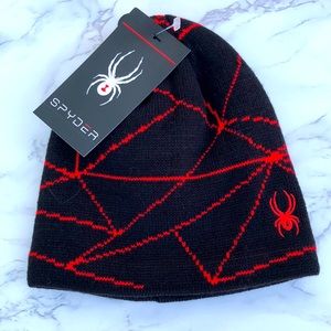 New kids Spyder hat.  Soft fleece lining.  Kids one size. (For a young child.)